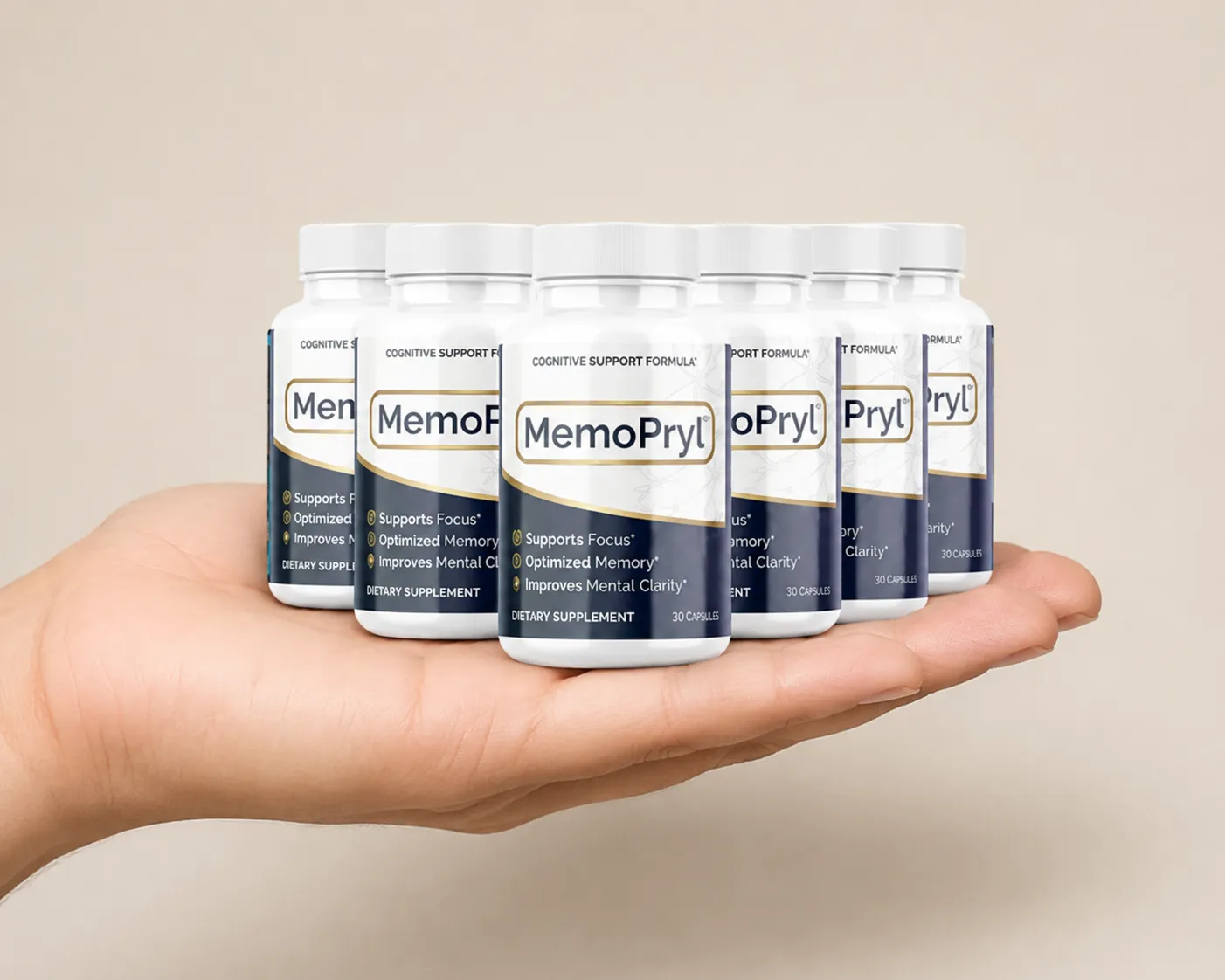 MemoPryl — the package held in a hand